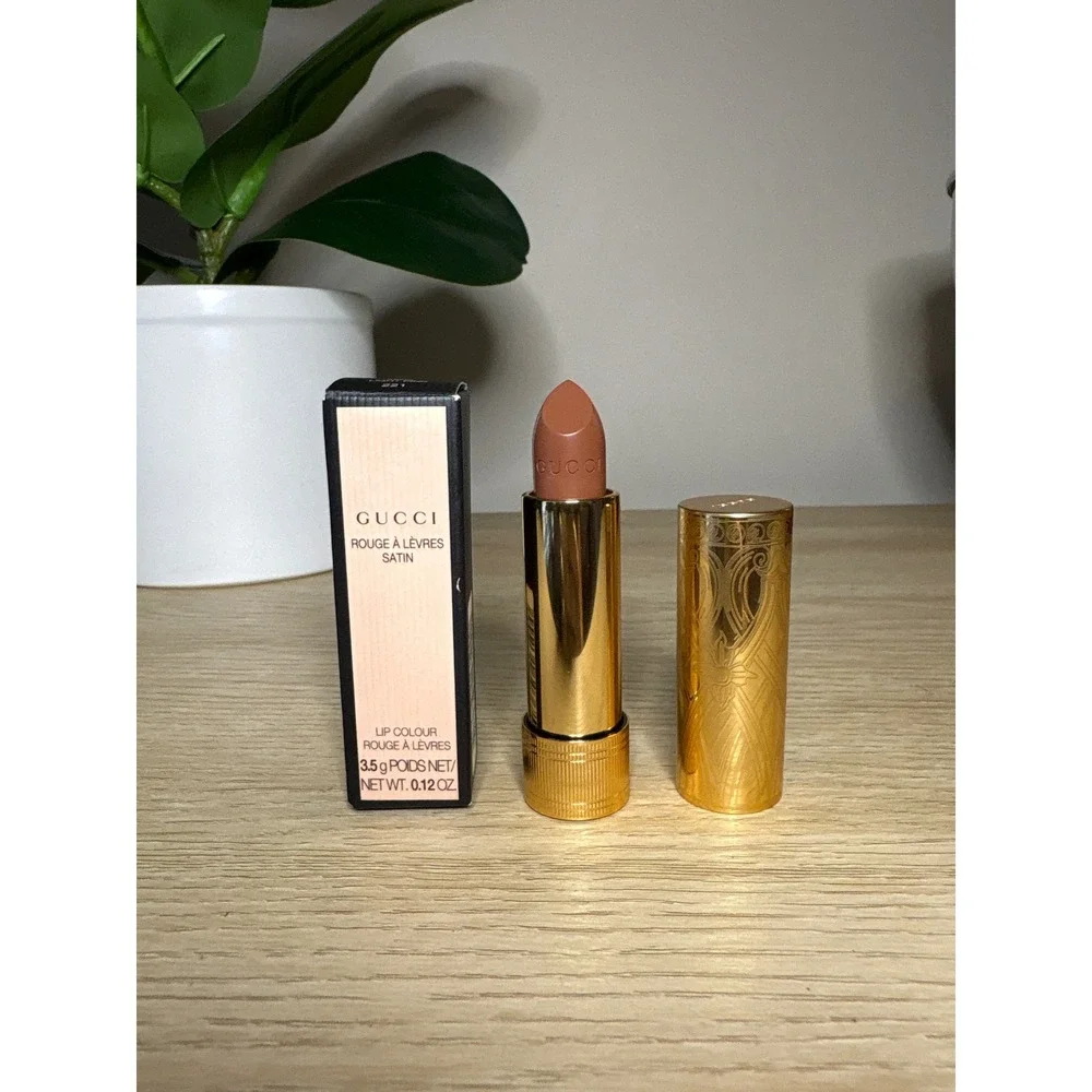 Gucci Rouge a Levres Satin Lipstick 221 Mina Light Pink 3.5g New in Box